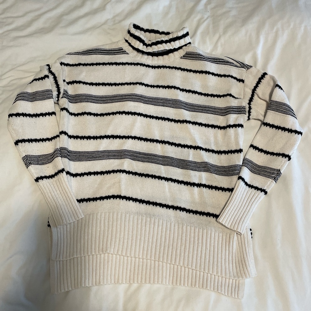 LOFT Black and White Knit Sweater